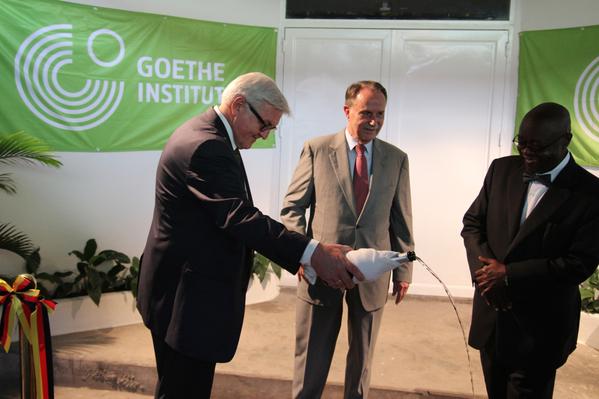 Frank-Walter Steinmeier,min des aff. étrangère, Klaus-Dieter Lehmann,Pres de Goeth-Inst et Baudoin Banza Mukalayi,Min.Cult RDC.