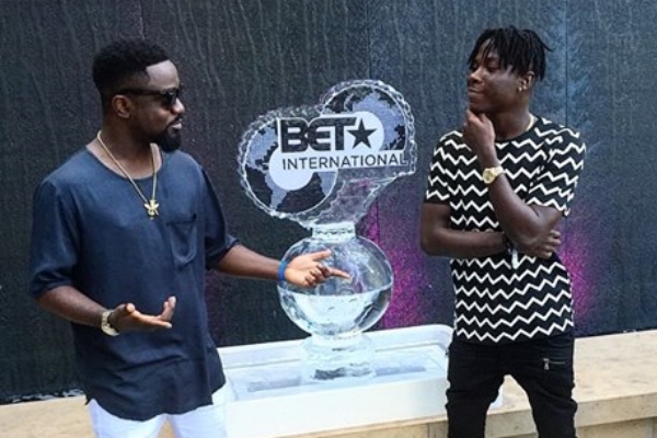 Ghanaian stars Stonebwoy (right) and Sarkodie at the recent BET Awards in the USA. Photo: Facebook