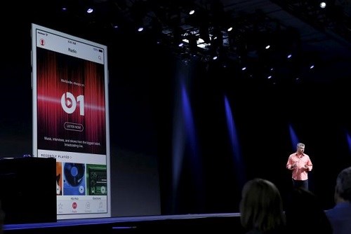 (Ph) Eduardo H. « Eddy » Cue, vice-président sénior des services et logiciels internet chez Apple