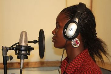 Talent lors d'une session d'enregistrement. Photo: www.kefapro.blogspot.com