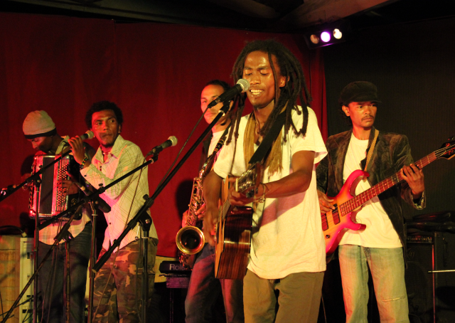 Le groupe Reggasy à la 2ième édition (2014) de Fianar reggae Festival. Photo: craam.mg