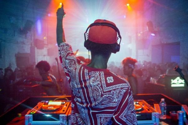 DJ Spoko de l'Afrique du Sud en action. Photo: Red Bull Music Academy