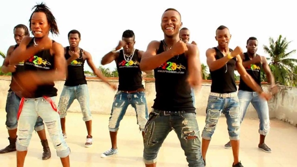 (Photo) : Capture d'écran vidéo du clip de Toofan « Soldats du Cool catché »