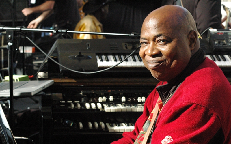 Cheick Tidiane Seck, parrain du festival Womaaf. Photo: lyon-music.com