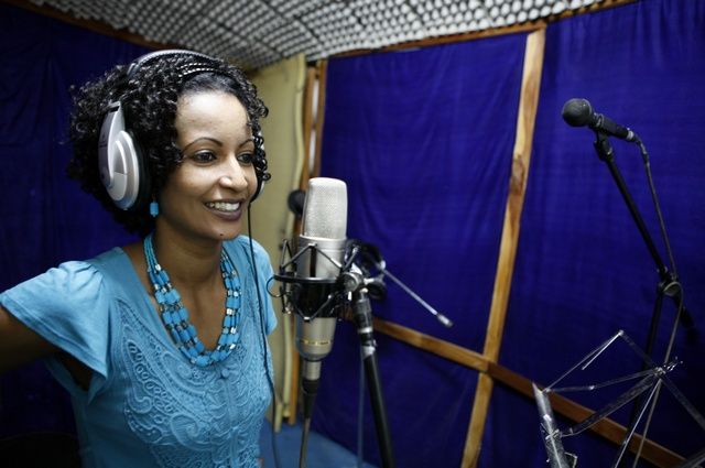 Helen Meles lors d'une séance d'enregistrement. Photo : Tedros Abraham