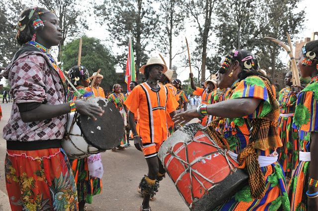 Danseurs traditionnels Kunama ( Photo ) : www.madote.com