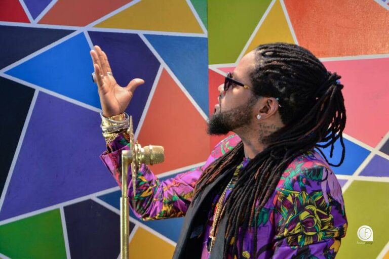 Le chanteur de rumba congolaise Ferré Gola. (Photo) : Ferré Gola/Facebook.