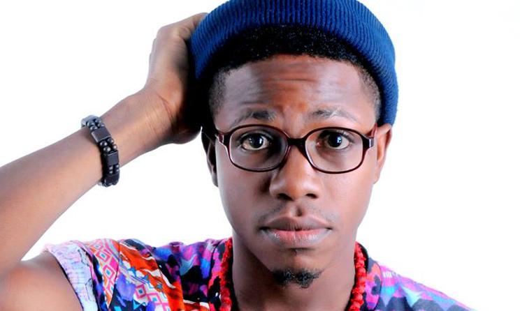 Le rappeur ClassiQ a été vicitime de censure pour avoir tenu la main d'une actrice dans l'un de ses vidéoclips. Photo : Facebook