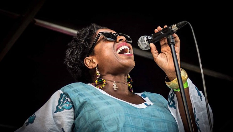 Ruth Tafébé sur scène (Photo) : Kakelkiekjes