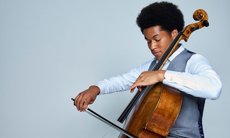 Le jeune violoncelliste Sheku Kanneh-Mason (Photo) : littleafrica.fr