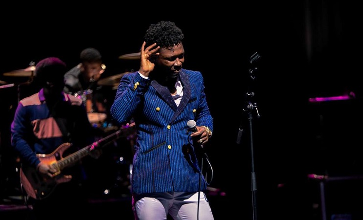 Le chanteur guinée Soul Bang's sur scène (Photo) : Facebook Officiel.
