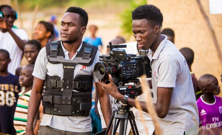 Les réalisateurs de Reverse Studio à Dakar (Photo) : Facebook Officiel.