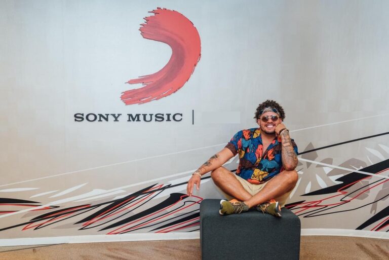 Sony Music France propose un stage à Paris.