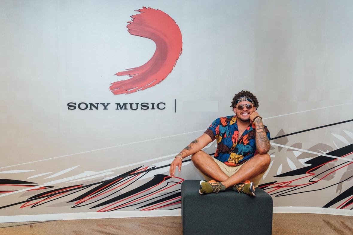 Sony Music France propose un stage à Paris.