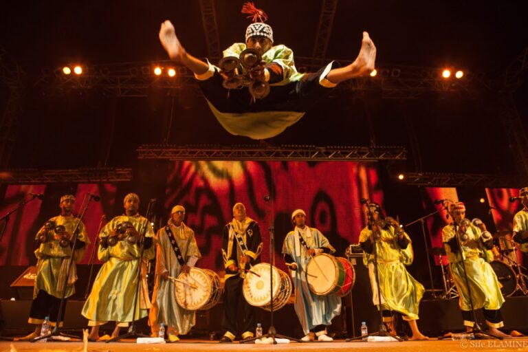 Spectacle au Festival Gnaoua et Musiques du Monde (Photo) : panafricanmusic.com