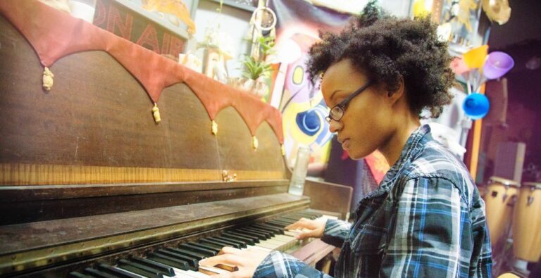 La résidence s’adresse aux claviéristes de tout genre, compositeurs, interprètes, improvisateurs.