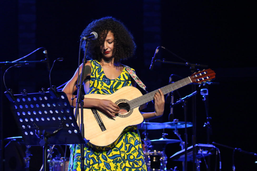 La chanteuse tunisienne badiaa bouhrizi.