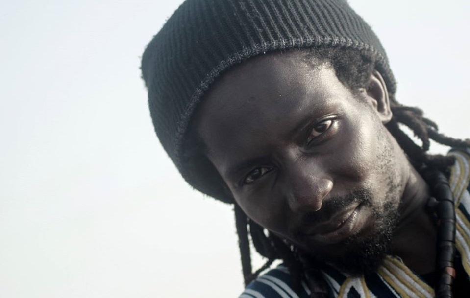 Le chanteur sénégalais D’Gueune Anaké (Photo) : Barbara Kraut.