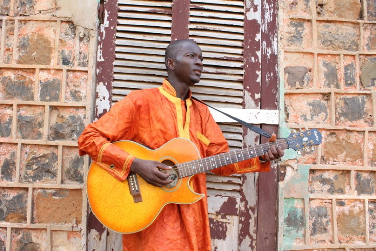 L'artiste sénégalais Kalifa Jenngi Baldé