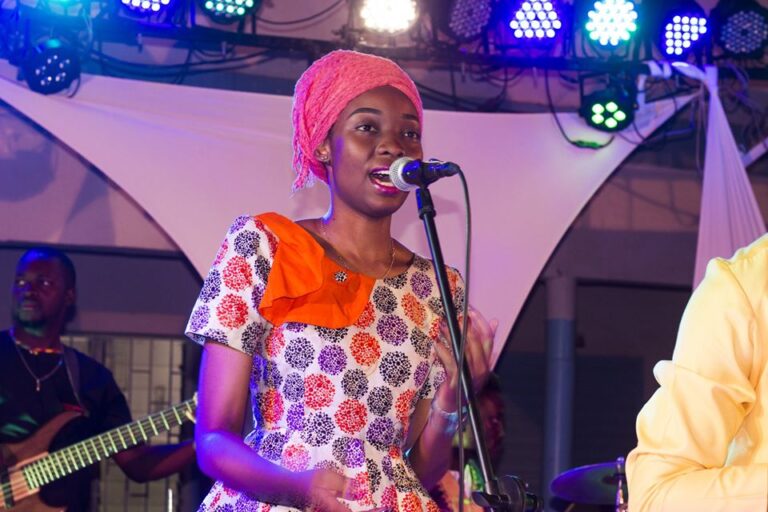 Ambiance sur la scène de l'African Gospel Day.