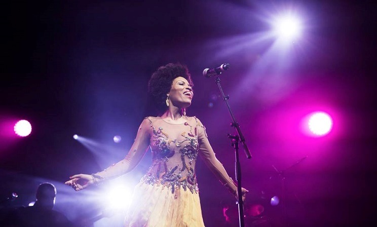 La chanteuse capverdienne Lura sur la scène de Babel Music XP en 2017. (Photo) : Jean de Peña/Babel Music XP.