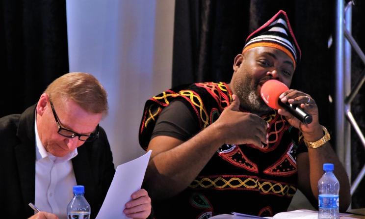 Le vice-président de la MIAF, Serge Maboma, s'exprimant lors de la 6e assemblée générale annuelle de la Fondation à Nairobi, au Kenya.