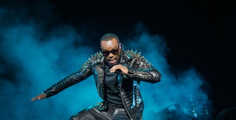 Gims lors de son concert au Stade de France en septembre 2019. (Source photo) : mouv.fr