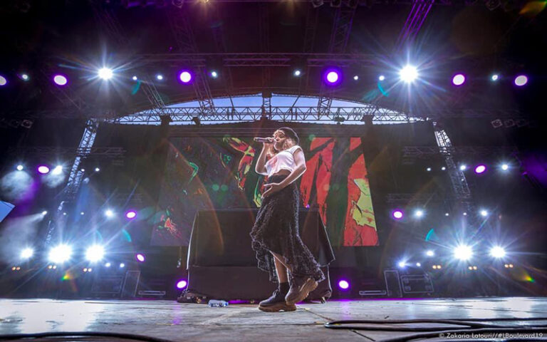 Artiste marocaine sur la scène du Festival L'Boulevard (Photo) : femmesdumaroc.com