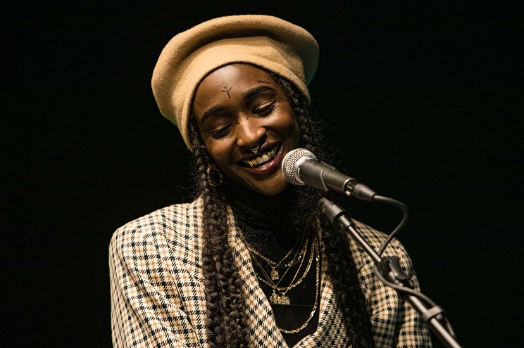 Lous and The Yakusa, chanteuse belge d'origine congolaise. (Photo) : AFP/Mairo Cinquetti/NurPhoto.