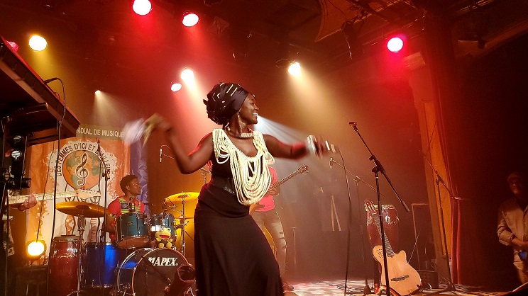 La chanteuse sénégalaise Mariaa Siga sur la scène du festival à Montréal, Canada, en 2019. (Photo) : Facebook/FMMF.