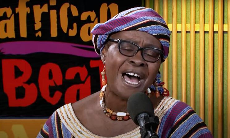 La chanteuse Miatta Fahnbulleh.