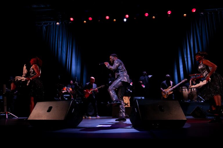 (Photo) : Meiway en concert à l'Institut Français de Côte d'Ivoire.