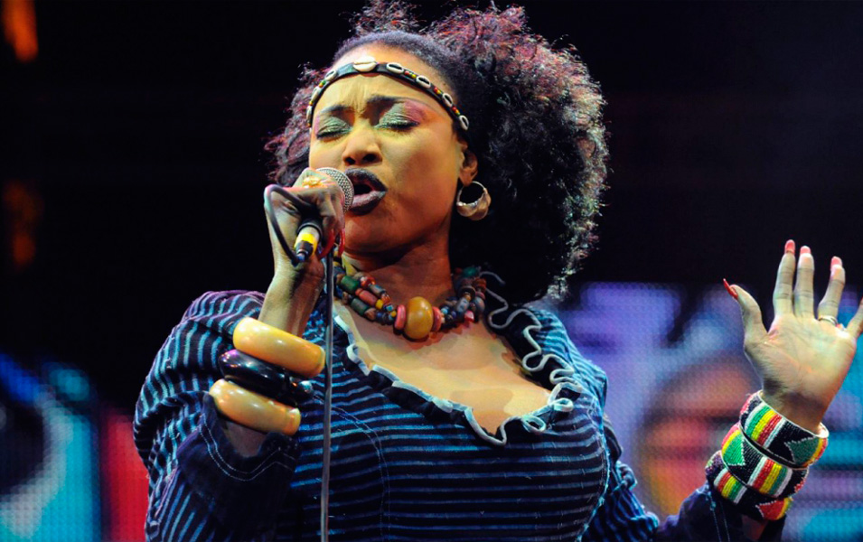 La chanteuse malienne Oumou Sangaré, distribuée par IDOL (Photo) : journalventilo.fr