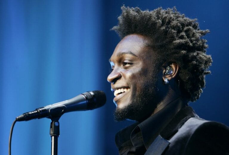 (Photo) : le chanteur Corneille, partenaire de Wagram music.