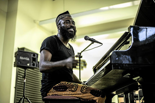 Le jazzman sud-africain Nduduzo Makhathini.