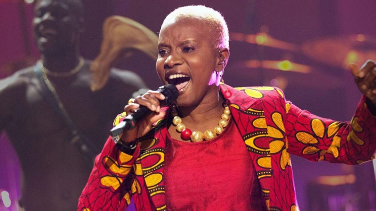 La chanteuse béninoise Angélique Kidjo a été marraine de l'édition 2022 du Festival Aux Fil des Voix.
