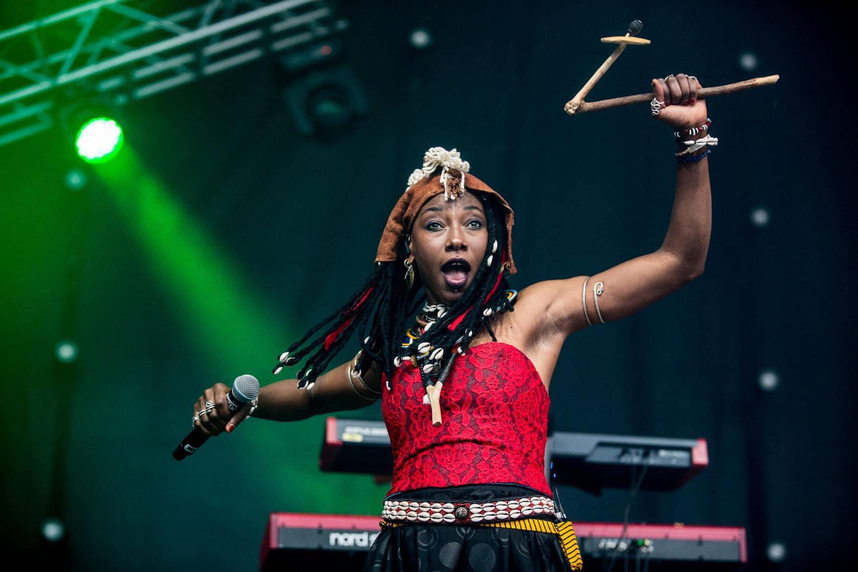(Photo) : la chanteuse malienne fatoumata Diawara, pensionnaire de Wagram Music.