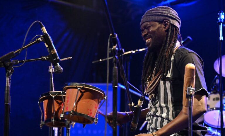 (Photo) : le batteur du groupe Jamm.