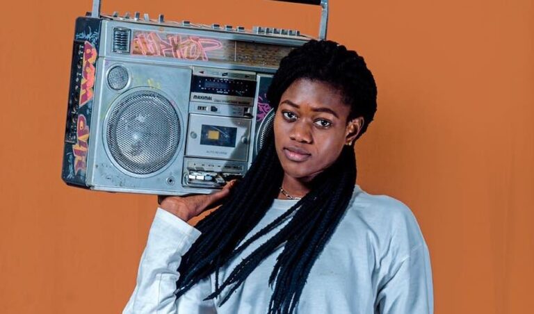 (Photo) : la rappeuse sénégalaise Magui.