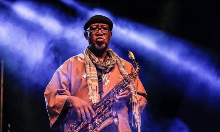 Sipho ‘Hotstix’ Mabuse is among the featured artists in the fourth episode of Gallo Vault Sessions.