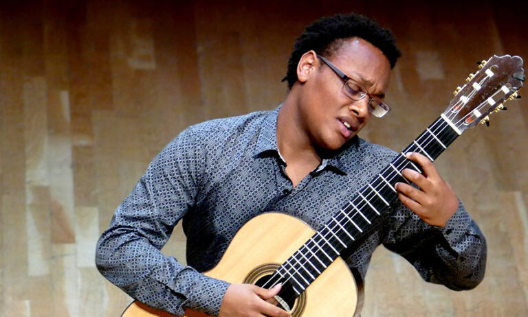 (Photo) : le musicien Raphael Feuillatre - talent d'Adami Classique 2021.
