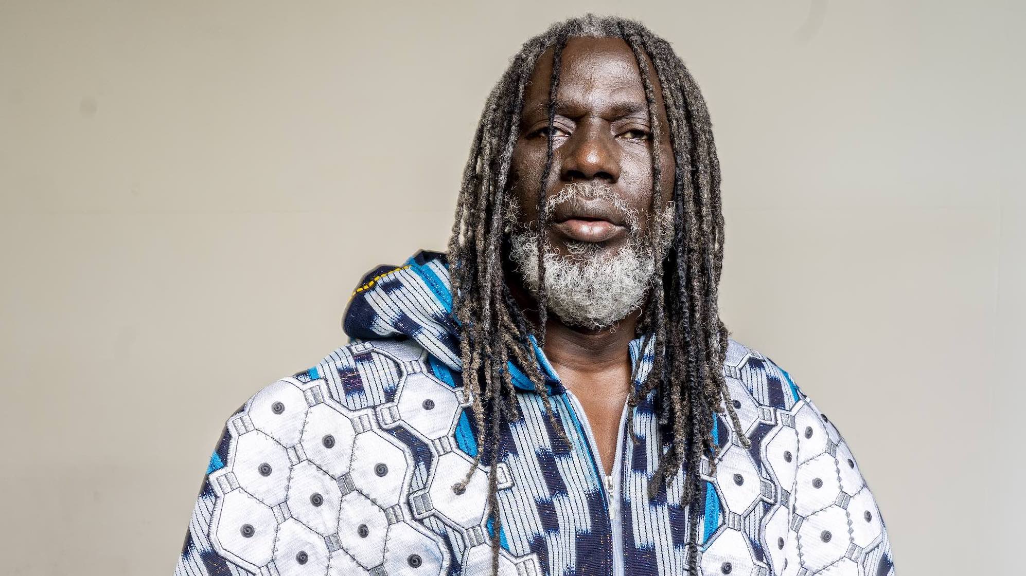 (Photo) : le reggaeman Tiken Jah Fakoly, pensionnaire de Wagram Music.