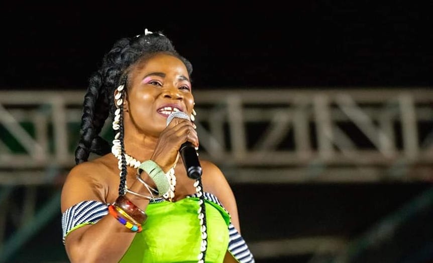 (Photo) : la chanteuse ivoirienne Vivi Makado. MD Photographie.