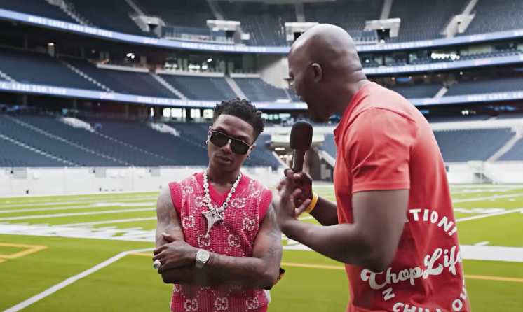 Wizkid doing an interview with Afrobeats Podcast ahead of his show at Tottenham Hotspur Stadium. Photo: YouTube