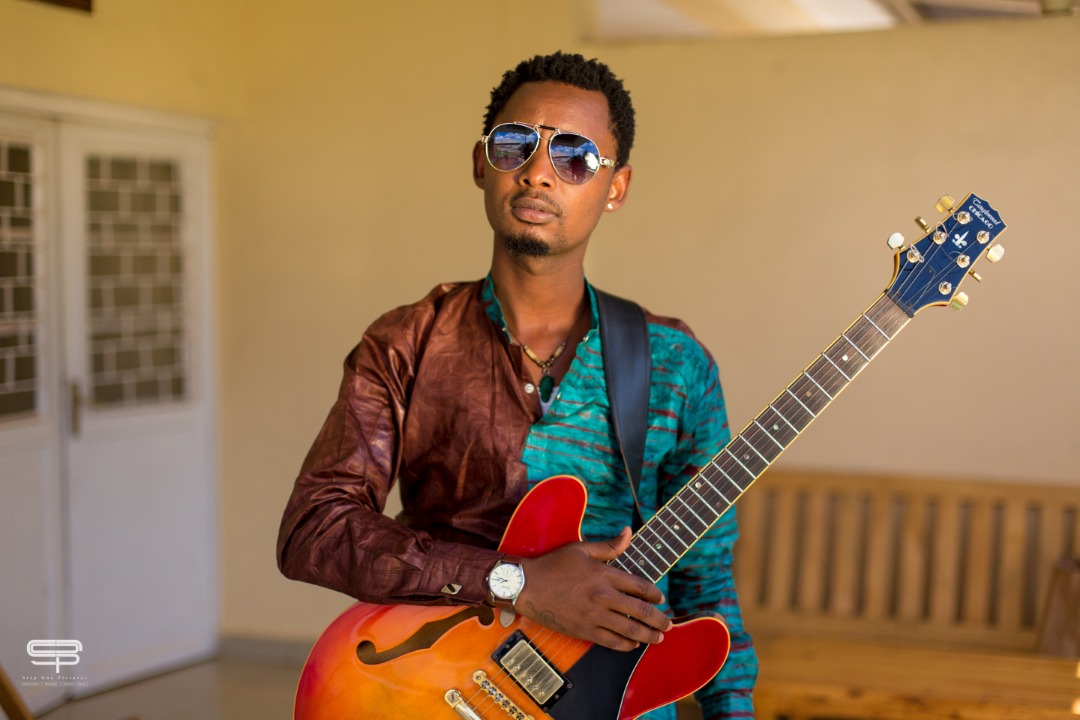 (Photo) : l'artiste burundais Andy Mwag.