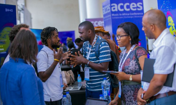 Ce masterclass propose une approche pratique des essentiels du réseautage, adaptée aux dynamiques uniques d'un événement commercial international de musique. Photo : @jozeyphotography