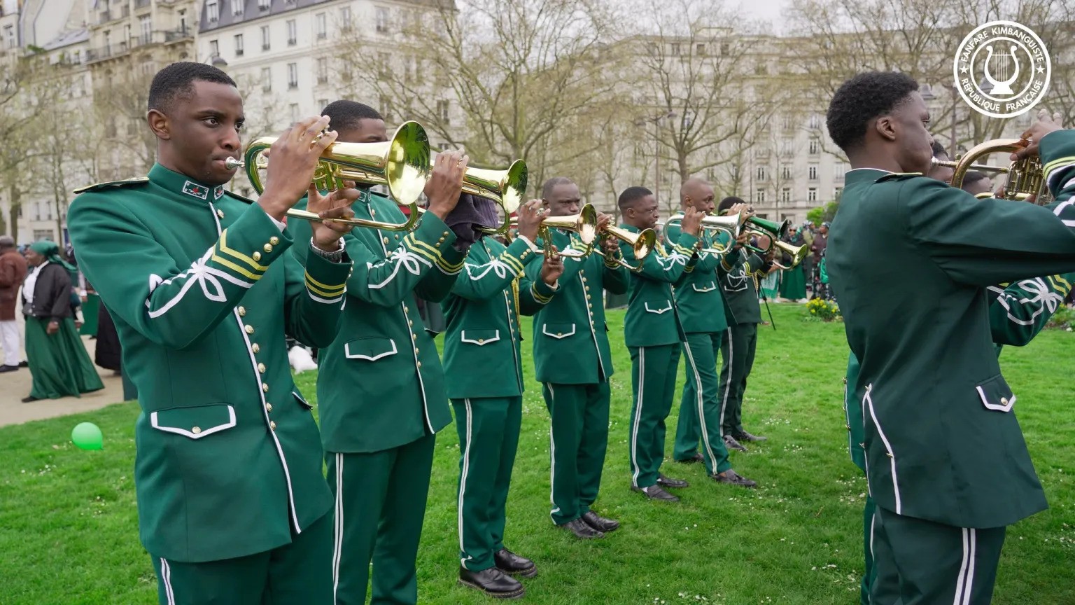 La Fanfare Kimbanguiste invente un style à part, qui déjoue les catégories occidentales entre orchestre classique et musique de garnison. (Photo) Fanfare-kimbanguiste.net .