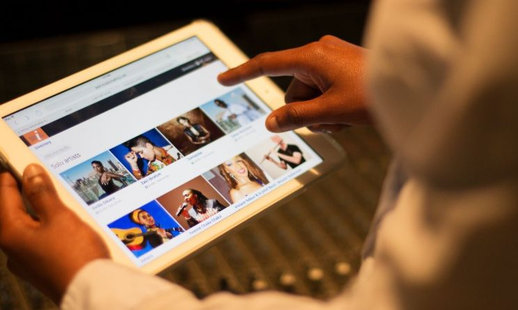 Les candidats idéaux sont bilingues, passionnés par la musique, les arts, les médias et la recherche, et souhaitent contribuer au développement du secteur créatif africain.